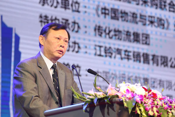 何黎明.jpg