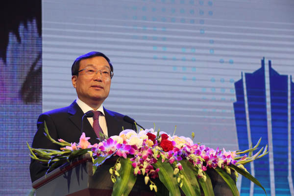 张鸿铭.jpg