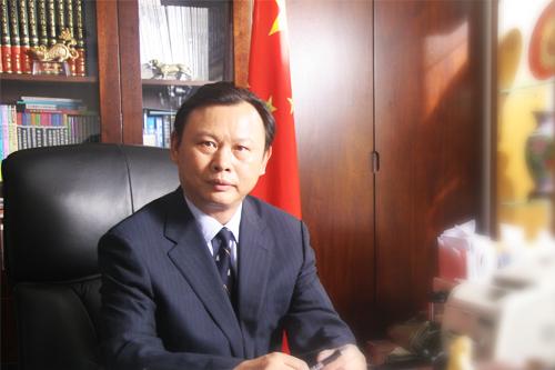 何黎明.jpg