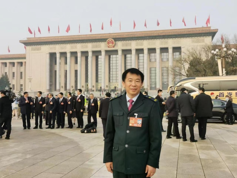 殷勇.jpg