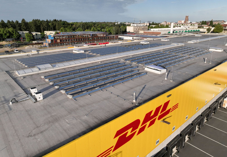 新闻图片(2)：DHL太阳能建筑.jpg